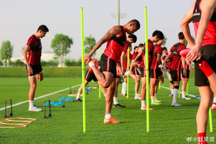 关于上港取得亚冠小组赛首胜,出线前景一片光明的信息 关于上港取得亚冠小组赛首胜,出线前景一片光明的信息