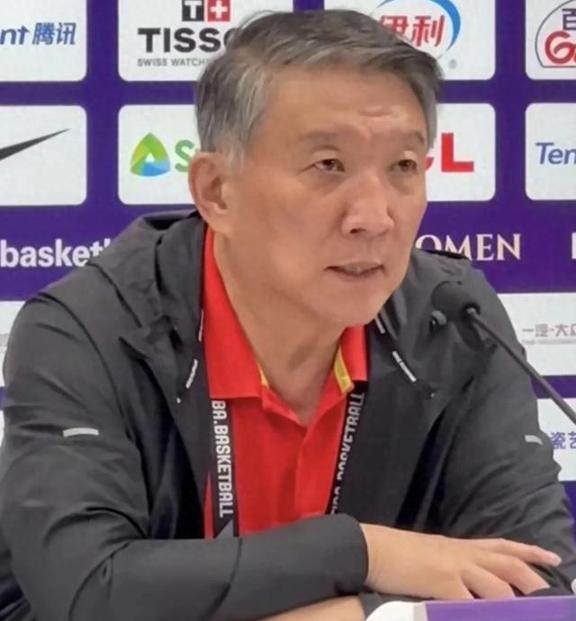 开云体育-篮球名宿担任青少年篮球教练，传承经典技术