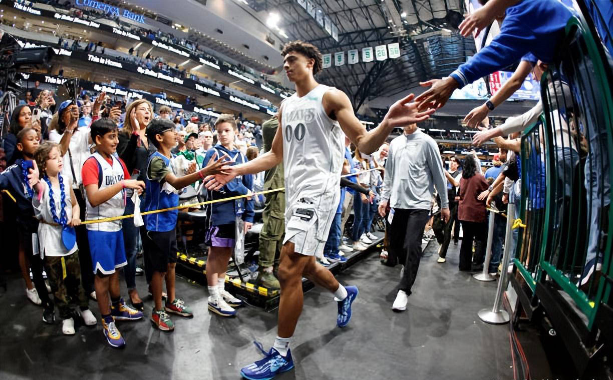 独行侠逆袭爵士，主客场相继获胜的简单介绍