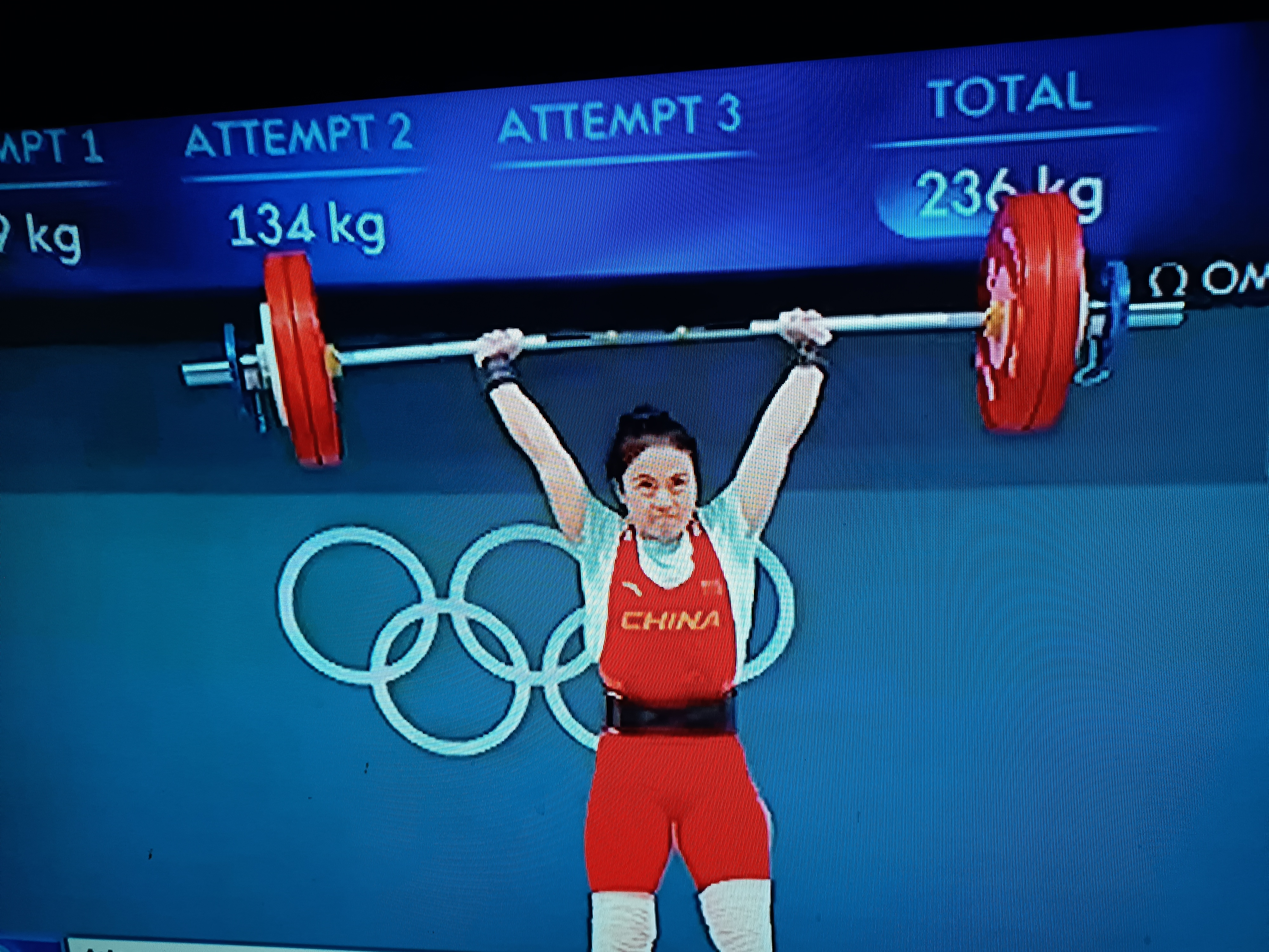 以色列运动员勇夺举重比赛冠军