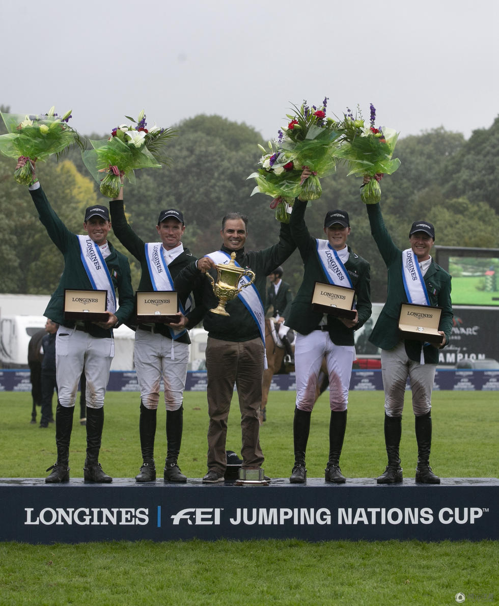 爱尔兰队压倒性胜出引发掌声! 爱尔兰队压倒性胜出引发掌声!