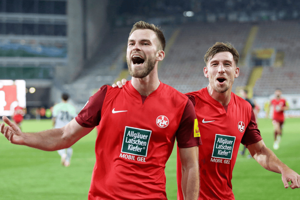 开云体育官方登录入口-沙尔克04遭遇连败，球队形势不容乐观